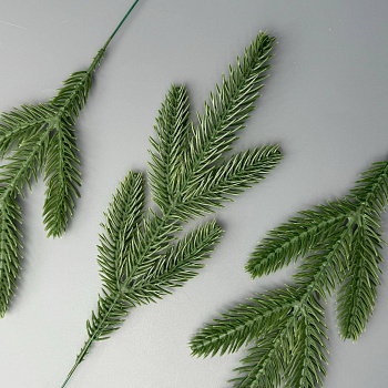 Ветка еловая 5 ответвлений 27 см зеленая НТ-002  1/1,500