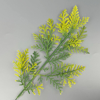 Ветка еловая декоративная пушистая 30 см зелено - салатовая Е1-20