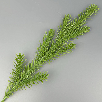 Ветка еловая 7 ответвлений 33 см зелёная Е1-21