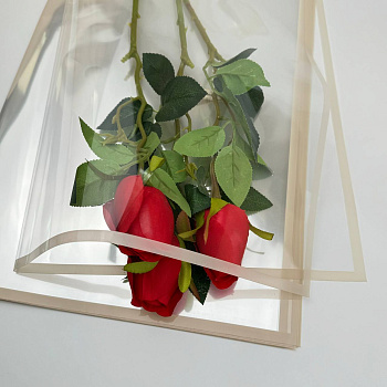 Плёнка для цветов прозрачная 56*56 см 20 шт кремовый кант